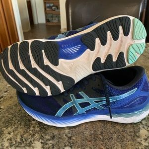 ASICS GEL NIMBUS 23 Running shoe